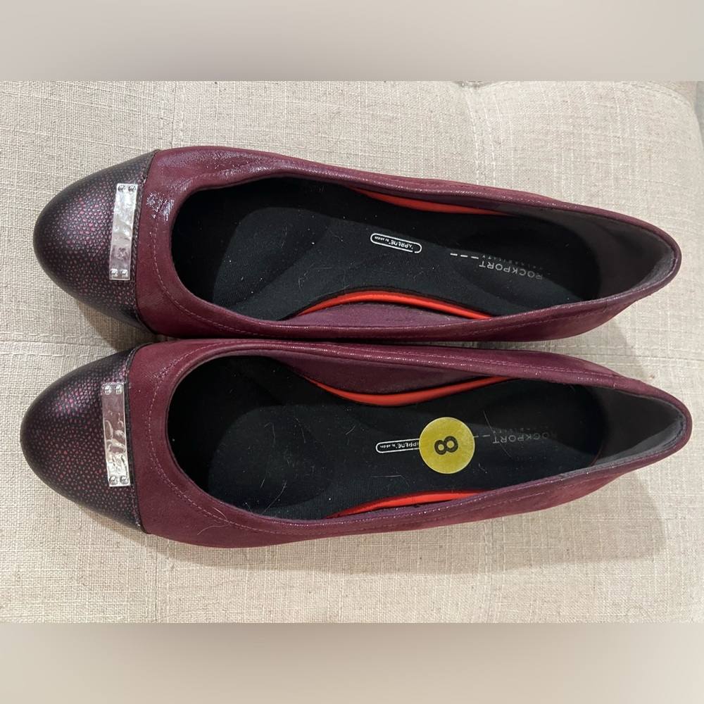 Women’s Burgundy Flats with Stylish Toe